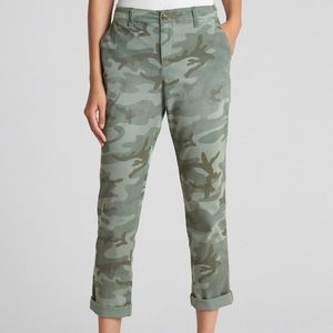 GAP GIRLFRIEND CHINO 🐸